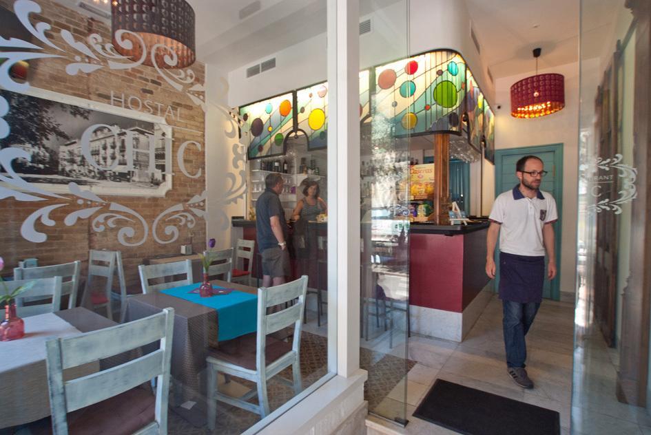 Hotel Hostal Chic Sant Feliu de Guixols Bagian luar foto