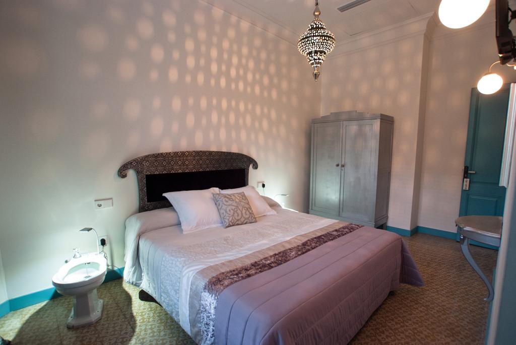 Hotel Hostal Chic Sant Feliu de Guixols Ruang foto