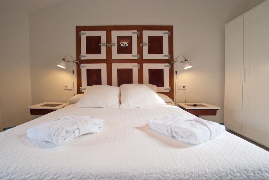 Hotel Hostal Chic Sant Feliu de Guixols Ruang foto