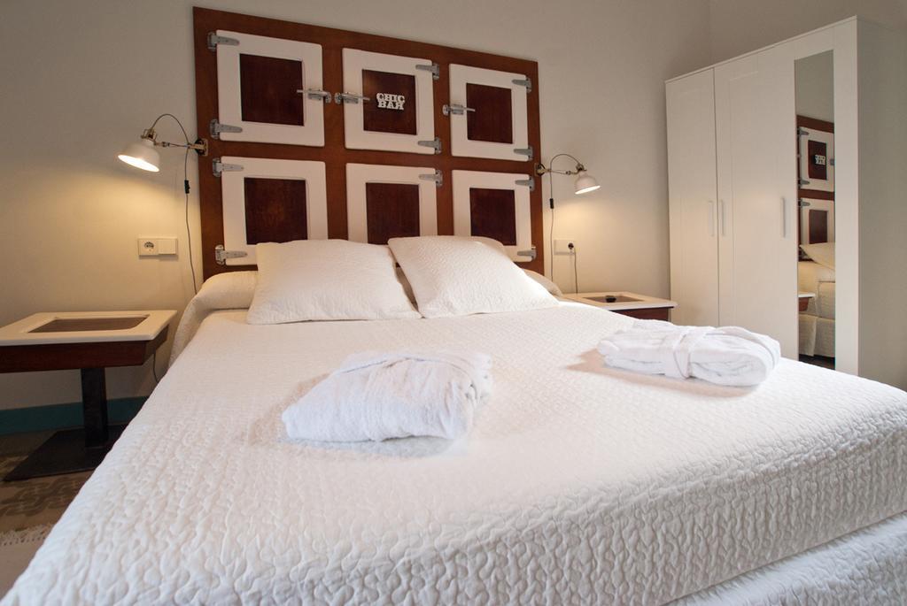 Hotel Hostal Chic Sant Feliu de Guixols Ruang foto