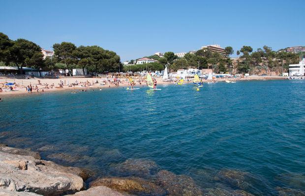 Hotel Hostal Chic Sant Feliu de Guixols Bagian luar foto