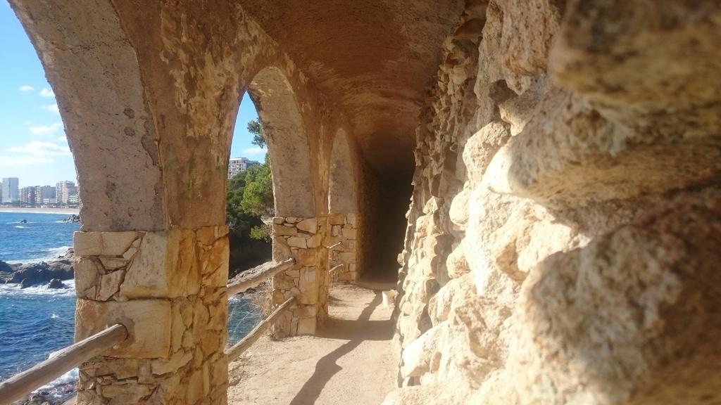 Hotel Hostal Chic Sant Feliu de Guixols Bagian luar foto