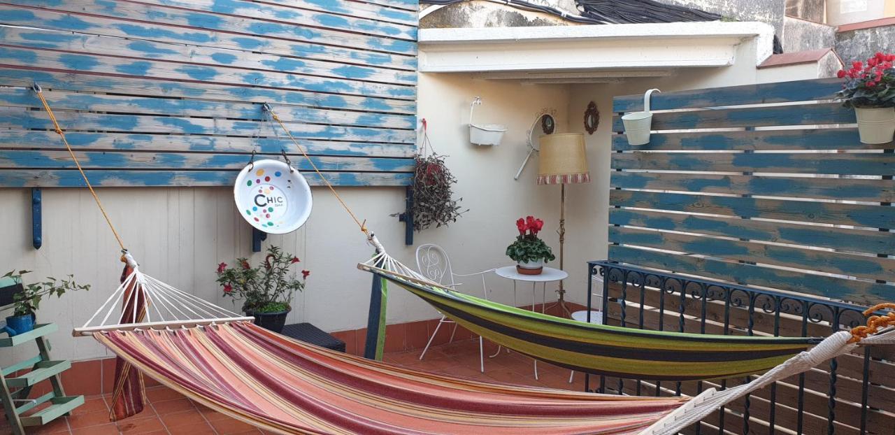 Hotel Hostal Chic Sant Feliu de Guixols Bagian luar foto
