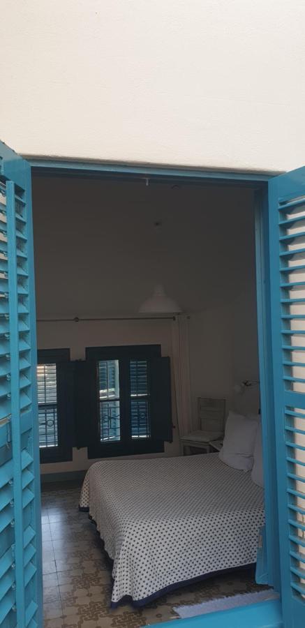 Hotel Hostal Chic Sant Feliu de Guixols Bagian luar foto