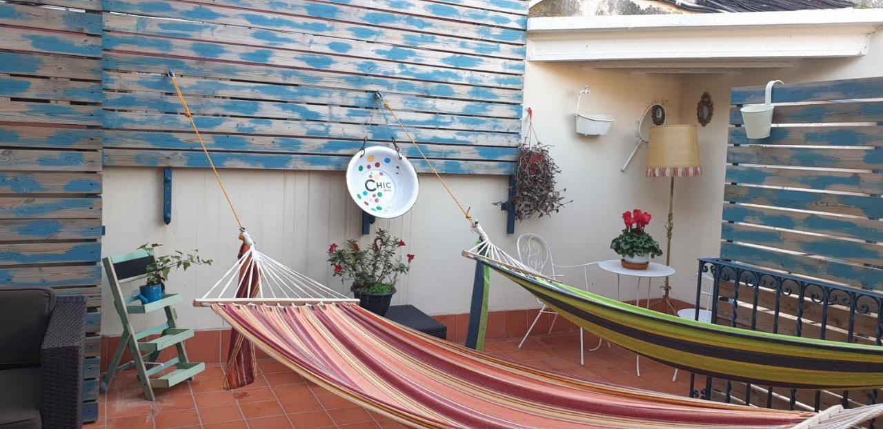 Hotel Hostal Chic Sant Feliu de Guixols Bagian luar foto